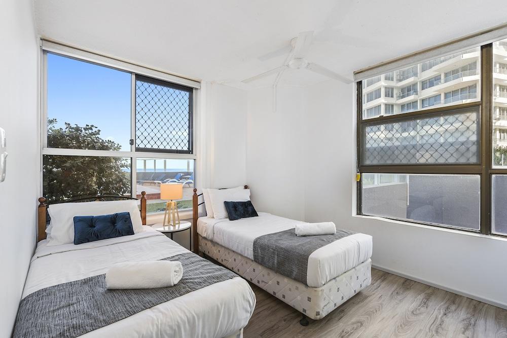President Holiday Apartments - Absolute Beachfront Gold Coast Buitenkant foto