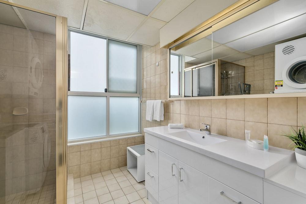 President Holiday Apartments - Absolute Beachfront Gold Coast Buitenkant foto