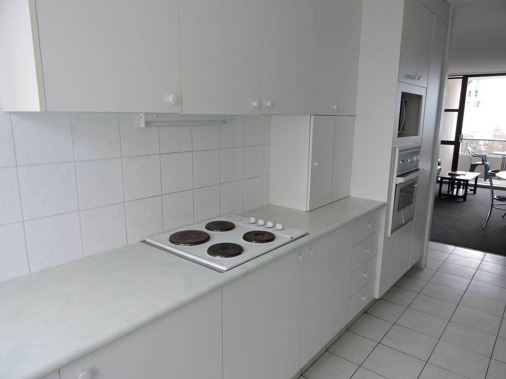 President Holiday Apartments - Absolute Beachfront Gold Coast Buitenkant foto