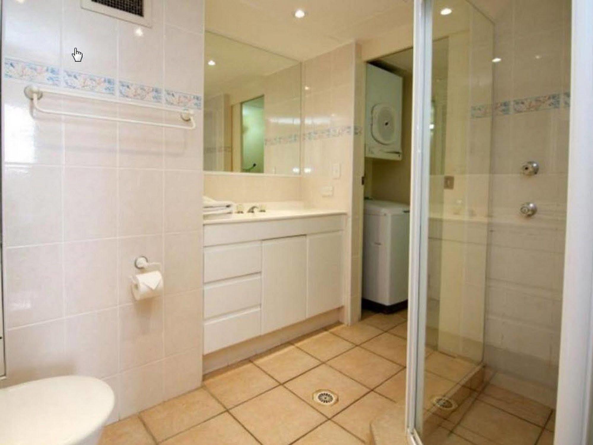 President Holiday Apartments - Absolute Beachfront Gold Coast Buitenkant foto